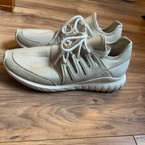 Mens Adidas Athletic shoes